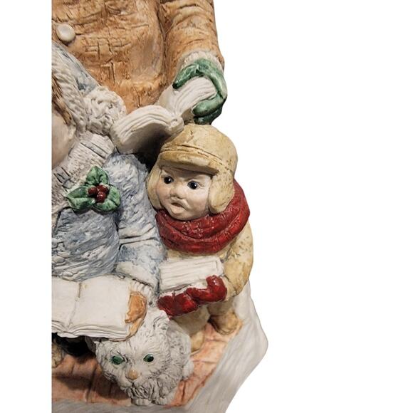 United Design Legend of Santa Claus Christmas Carolers Sculpture #336 "Read" - Picture 6 of 13